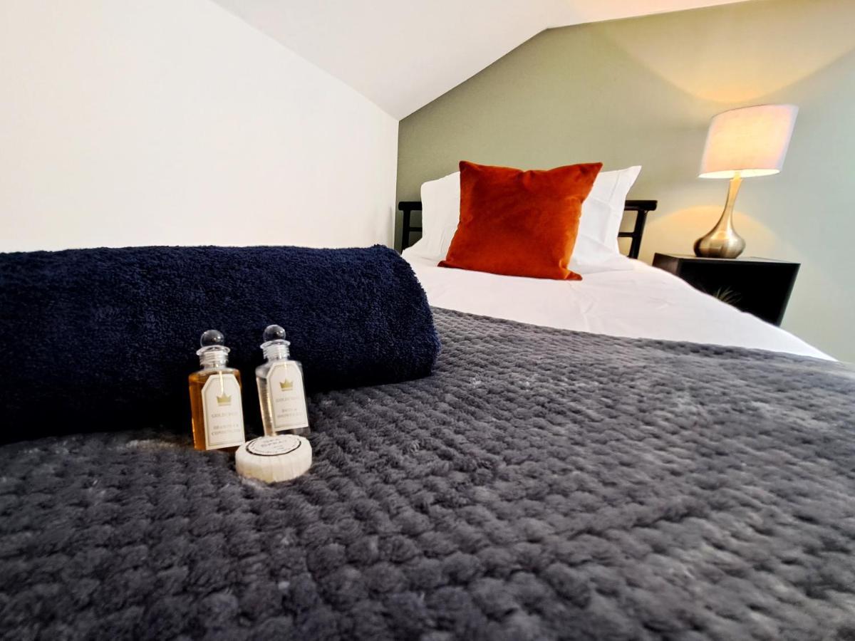 Bright 3 Bed Apartment With Terrace, Free Parking On Premises Watford (Hertfordshire) Exterior foto
