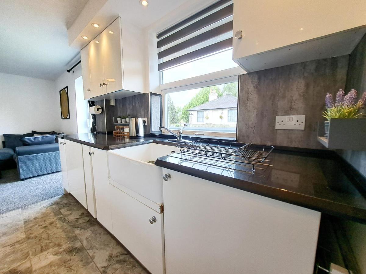 Bright 3 Bed Apartment With Terrace, Free Parking On Premises Watford (Hertfordshire) Exterior foto